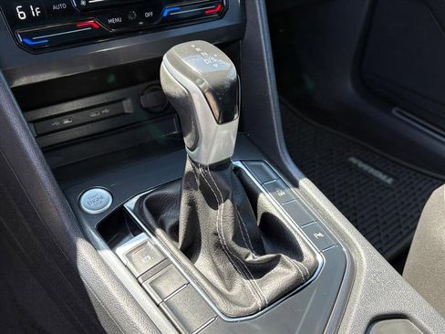 Used 2022 Volkswagen Tiguan SE R-Line image 22