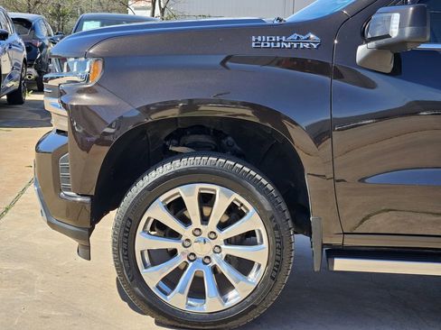 Used 2019 Chevrolet Silverado 1500 High Country w/ Technology Package image 10