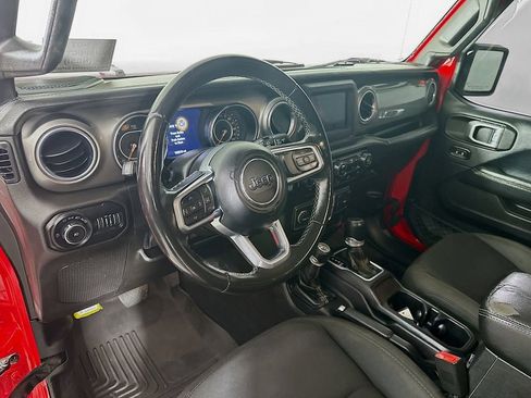 Used 2019 Jeep Wrangler Unlimited Sahara image 31