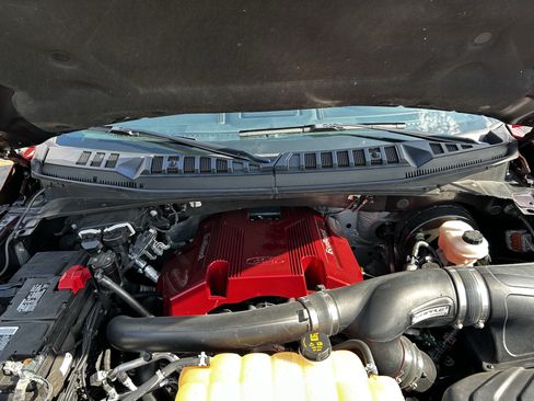 Used 2018 Ford F150 Lariat RWD image 9