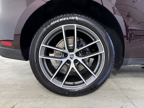Certified 2026 Porsche Macan AWD/4WD image 16