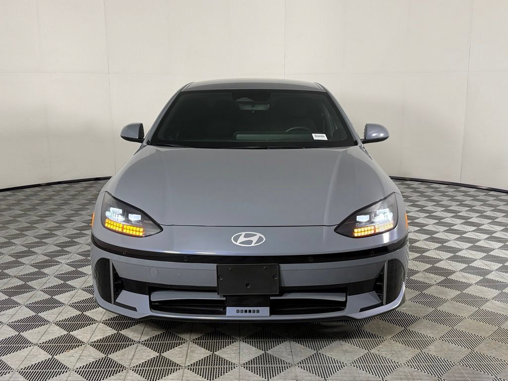 Used 2024 Hyundai Ioniq 6 SE RWD image 4
