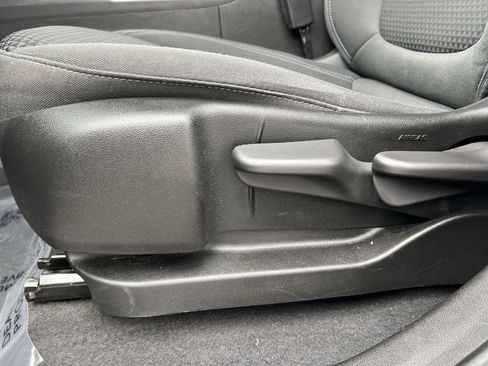 Used 2023 Chevrolet Bolt EUV LT image 14