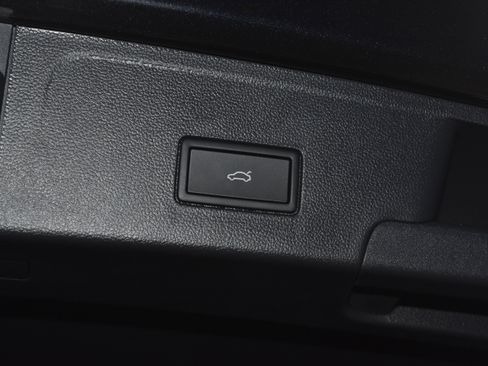 New 2026 Volkswagen Atlas Cross Sport SE image 26