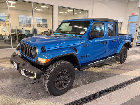 New 2026 Jeep Gladiator Sport AWD/4WD image 4
