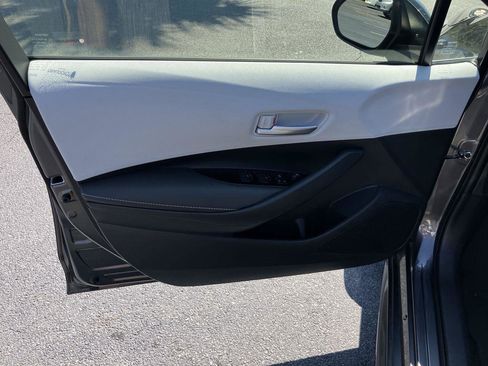 Used 2025 Toyota Corolla SE image 13