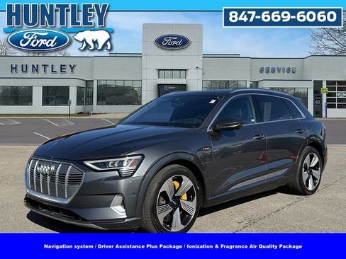 Used 2019 Audi e-tron Prestige w/ Prestige Package image 1