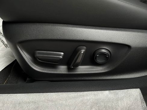 New 2026 Toyota Prius Plug-In Hybrid FWD image 10