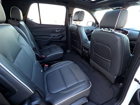 Used 2023 Chevrolet Traverse Premier w/ Redline Edition image 21