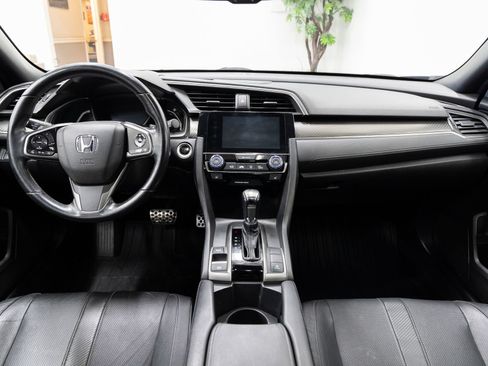 Used 2018 Honda Civic Sport Touring image 5