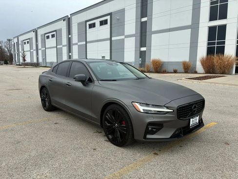 Used 2022 Volvo S60 B5 Inscription AWD/4WD image 3
