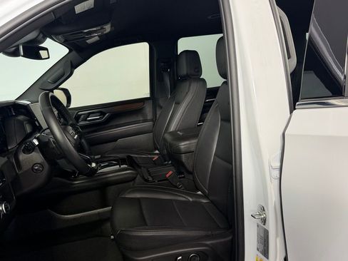 Used 2025 GMC Yukon Denali image 25