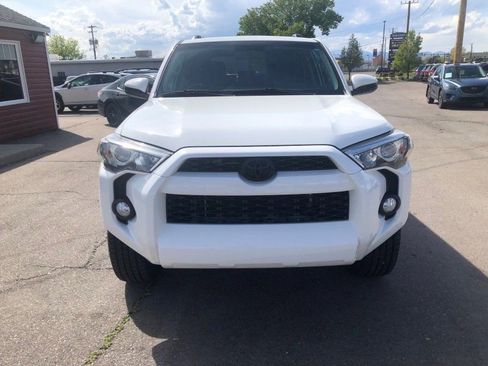 Used 2018 Toyota 4Runner SR5 AWD/4WD image 8