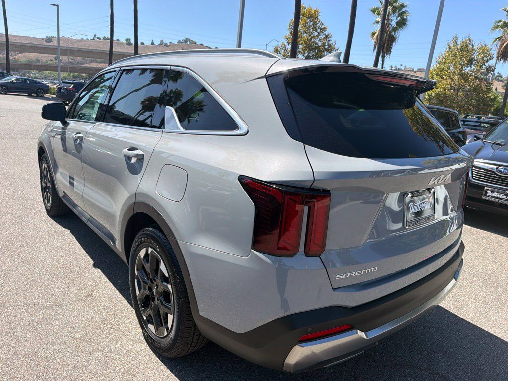 Certified 2026 Kia Sorento S w/ S Panoramic Sunroof Package FWD image 6