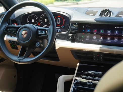 Certified 2026 Porsche Cayenne Coupe AWD/4WD image 14