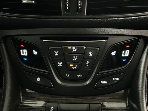 Used 2016 Buick Envision Premium AWD/4WD image 9