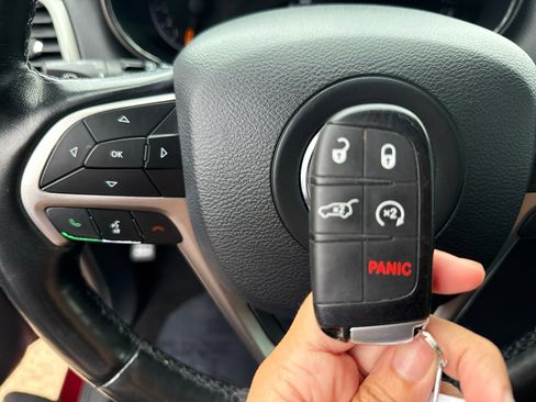 Used 2020 Jeep Grand Cherokee Altitude image 40