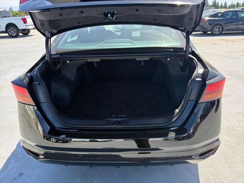 Used 2025 Nissan Altima 2.5 SV FWD image 30