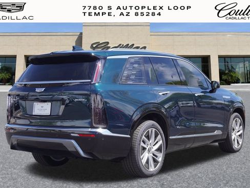 New 2026 Cadillac Vistiq Luxury image 3