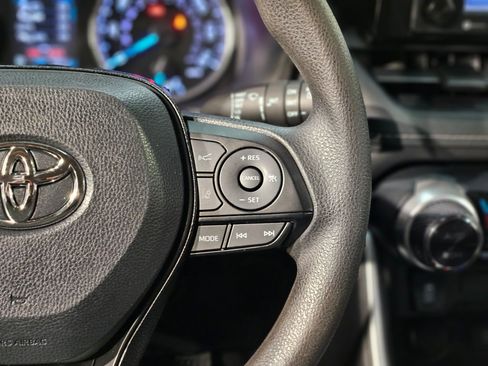 Used 2020 Toyota RAV4 XLE w/ Convenience Package image 29