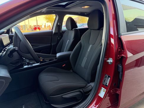 New 2025 Hyundai Elantra SEL FWD image 23