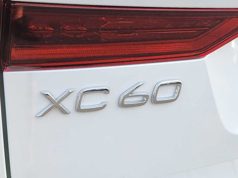 Used 2026 Volvo XC60 B5 Ultra w/ Protection Package Premier AWD/4WD image 27
