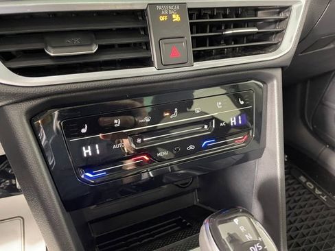 New 2025 Volkswagen Taos SEL image 6