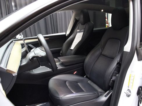 Used 2023 Tesla Model Y Performance image 34