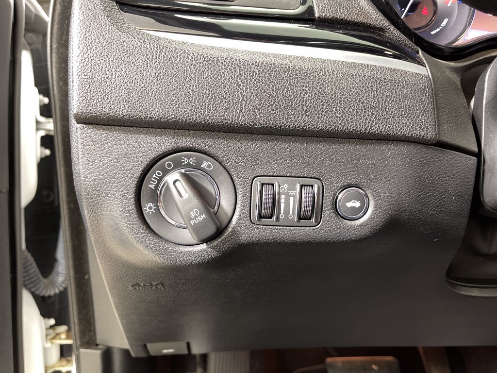 Used 2019 Chrysler 300 S RWD image 30
