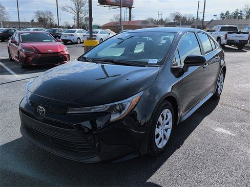 Certified 2025 Toyota Corolla LE image 3