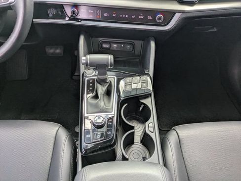 Used 2025 Kia Sportage SX FWD image 19