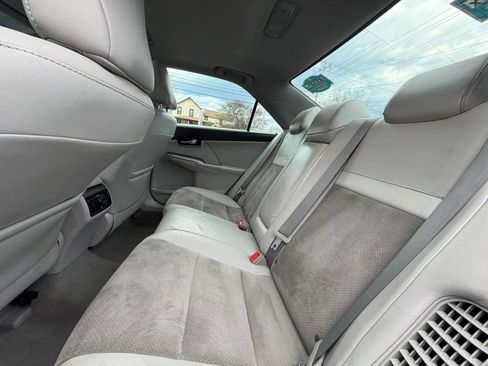 Used 2012 Toyota Camry XLE w/ Leather Pkg FWD image 13
