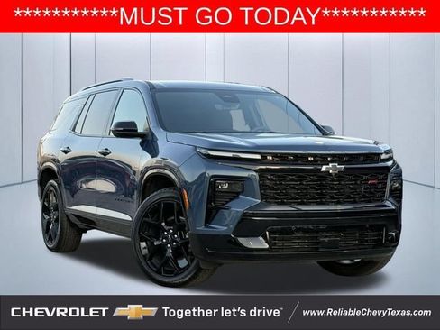 Used 2026 Chevrolet Traverse RS w/ LPO, Floor Liner Package AWD/4WD image 1