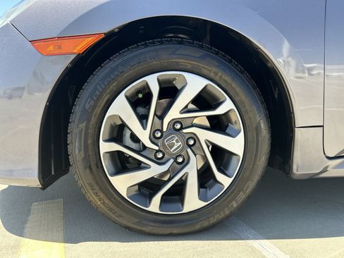 Used 2017 Honda Civic EX image 19