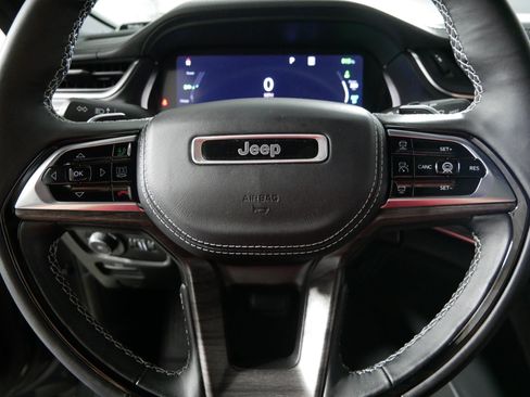 Used 2024 Jeep Grand Cherokee Overland w/ Advanced Protech Group III AWD/4WD image 25