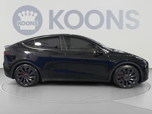 Used 2023 Tesla Model Y Performance AWD/4WD image 8