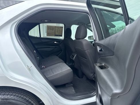 Used 2023 Chevrolet Equinox LT AWD/4WD image 19
