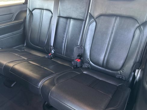 Used 2023 Jeep Wagoneer L Series II RWD image 23