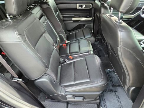 Used 2022 Ford Explorer XLT w/ Equipment Group 202A image 20