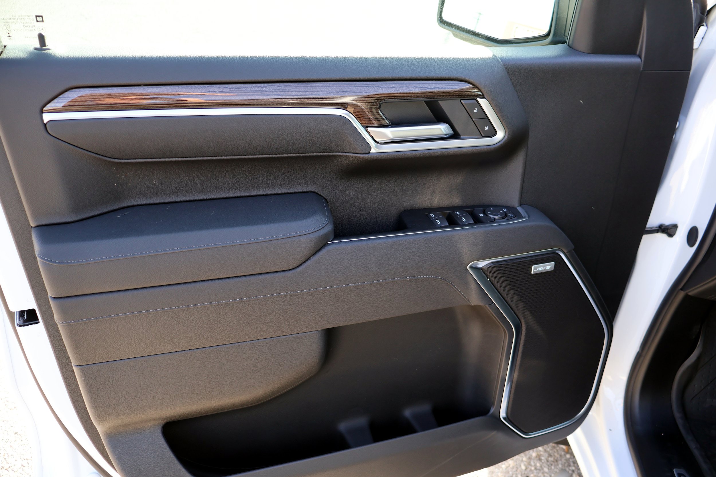 New 2026 Chevrolet Silverado 1500 RST w/ Redline Edition AWD/4WD image 9