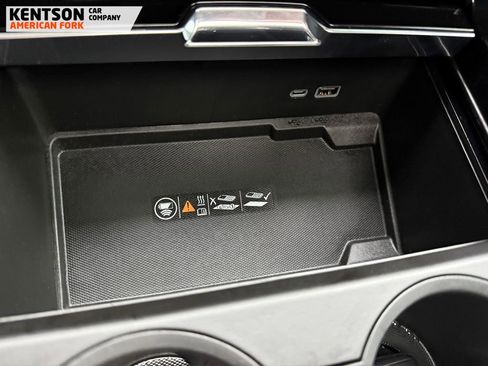 Used 2025 GMC Yukon Denali w/ Sun & Power Step Package image 27