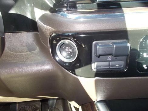 Used 2023 GMC Sierra 1500 SLT w/ SLT Premium Plus Package image 23