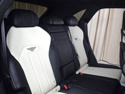 Certified 2024 Bentley Bentayga image 19