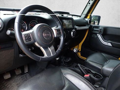 Used 2015 Jeep Wrangler Rubicon AWD/4WD image 6
