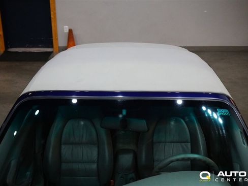 Used 2002 Porsche 911 Carrera 4 image 9