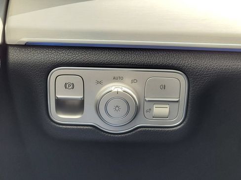 Used 2025 Mercedes-Benz GLE 350 4MATIC image 16