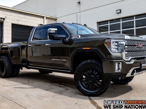 Used 2023 GMC Sierra 3500 Denali w/ Denali Ultimate Package AWD/4WD image 1