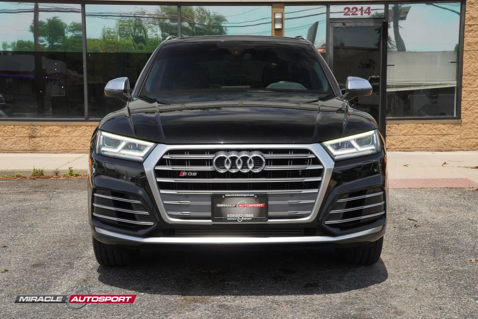 Used 2018 Audi SQ5 Premium Plus w/ Navigation Package AWD/4WD image 2