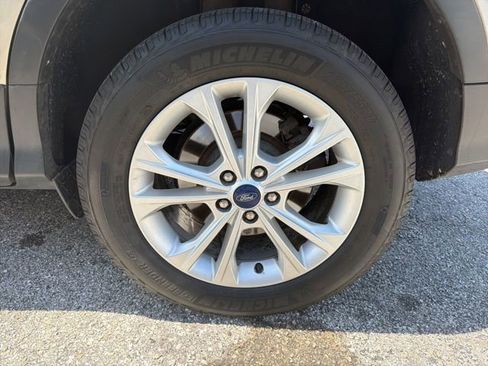 Used 2018 Ford Escape SE FWD image 30