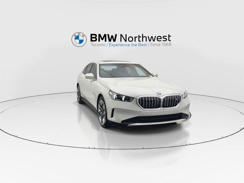 New 2026 BMW i5 eDrive40 AWD/4WD image 7